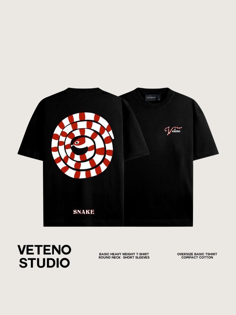 SNAKE PRINTED BLACK TSHIRT